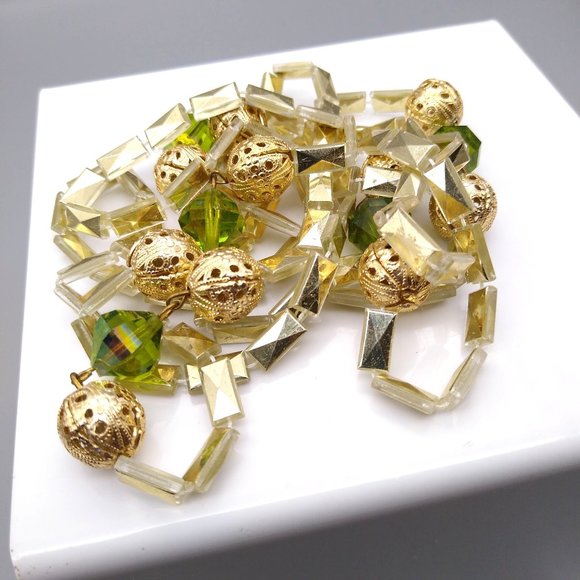 Lightweight Vintage Sparkle Necklace, Unique Gilded Beads with Green Lucite - Picture 3 of 5